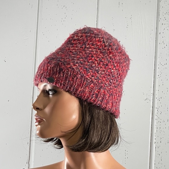 *Burton Women’s Reversible Knitted  Beanie Hat - Picture 9 of 10